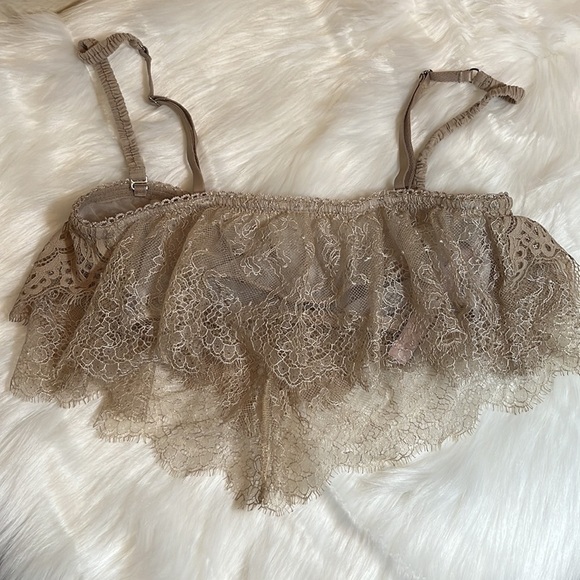 VICTORIA’S Secret Lace Bralette Set - Picture 7 of 16